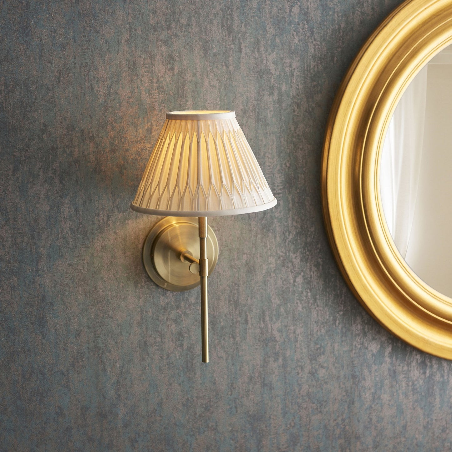 Lamp Candle| Rennes Single Wall Light in Antique Brass